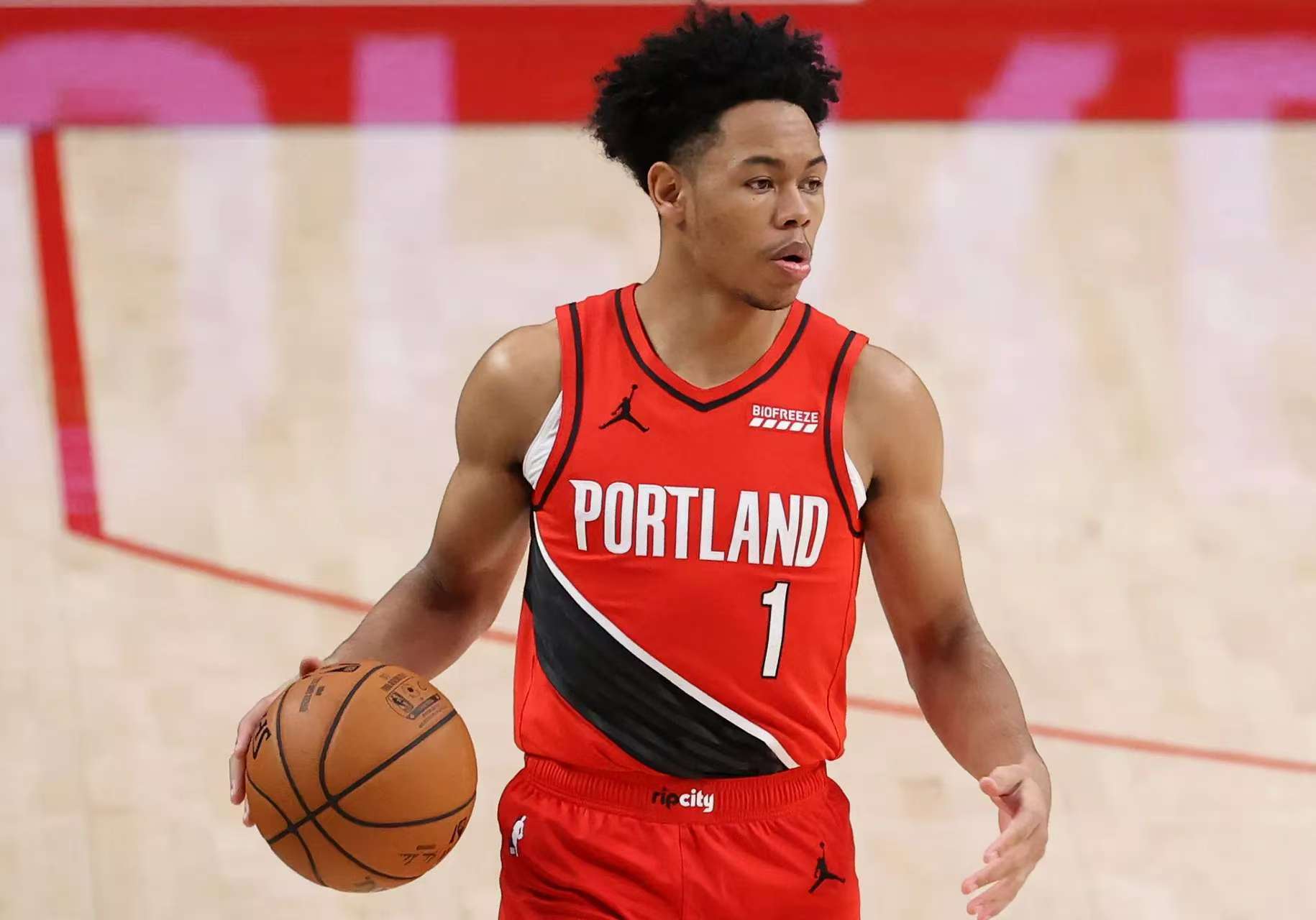 Lol-波特兰开拓者迎NBA季后赛关键赛，赛后官宣签约，引发热议，高层口径保持一致的简单介绍