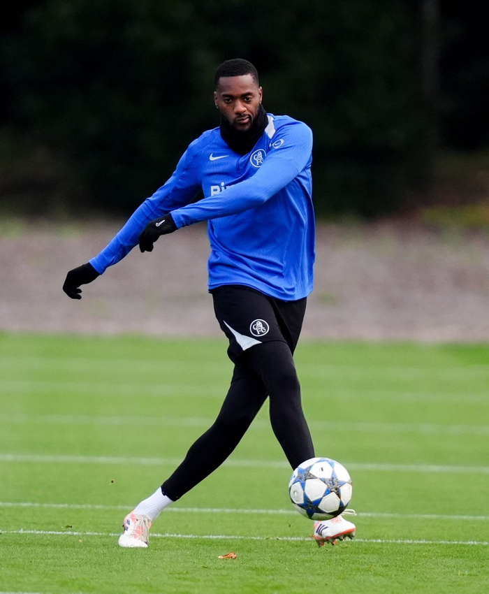 英雄联盟-加时末段体能课后，切尔西调整名单备战欧冠，气氛紧张，阵容厚度经受考验的简单介绍